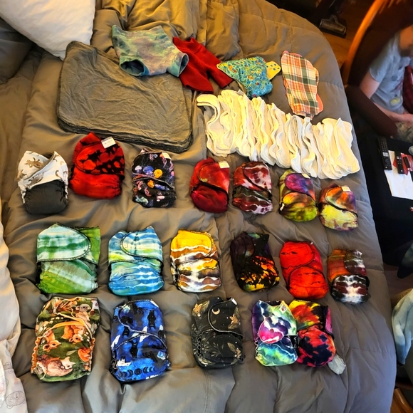 Huge lot of very high end cloth diaper fitteds - Picture 1 of 4
